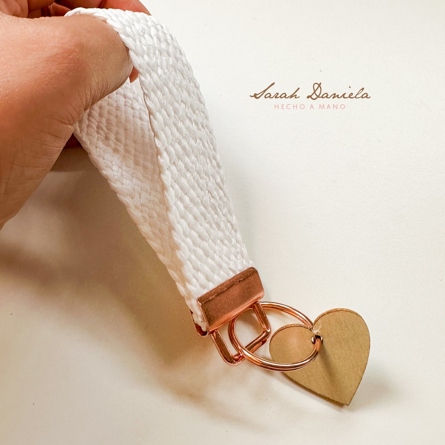 Llavero Hecho a Mano - Material Tejido