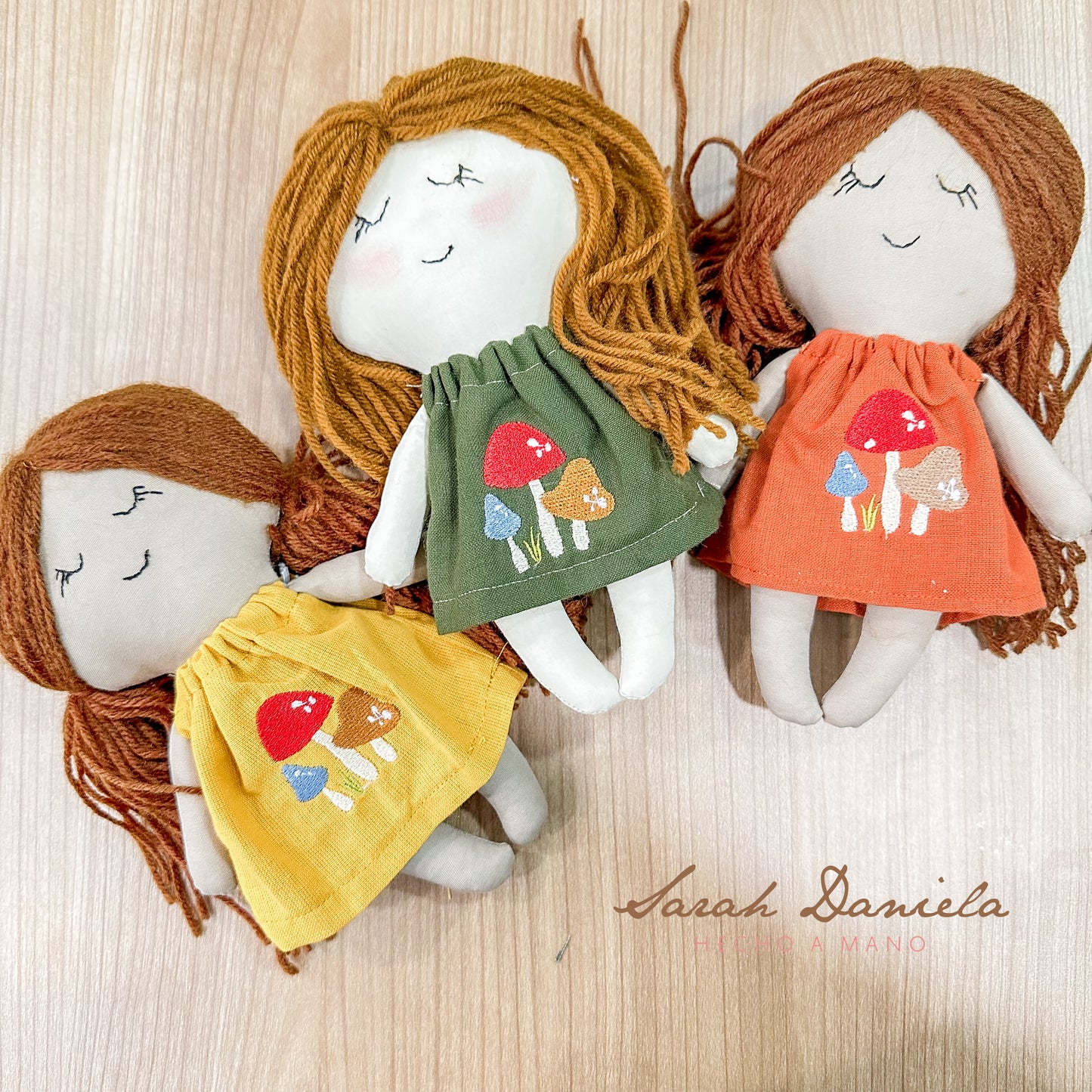 Muñeca Hecha a Mano - Verde