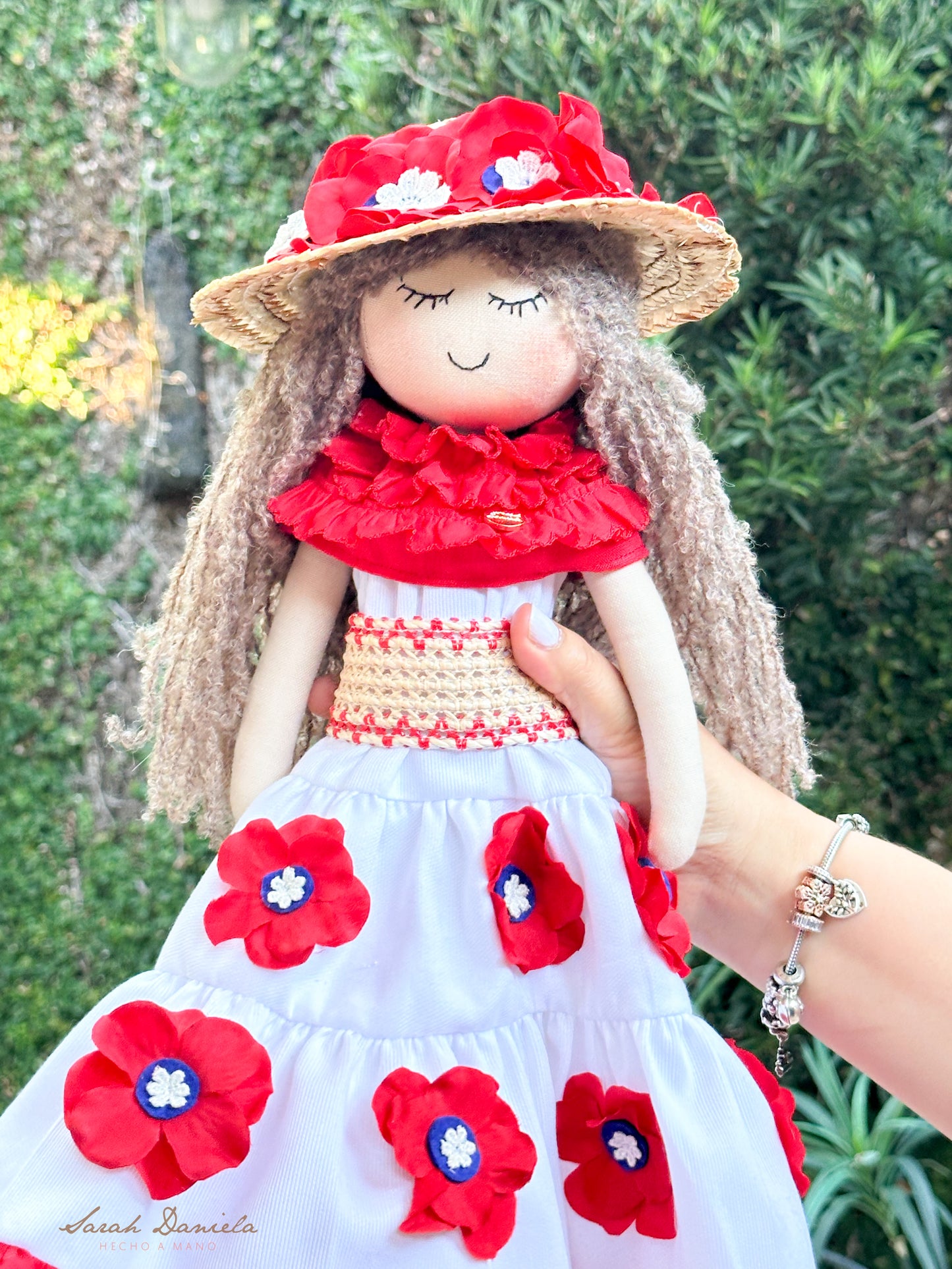 Muñeca dominicana Hecha a Mano -Cabello Rizo