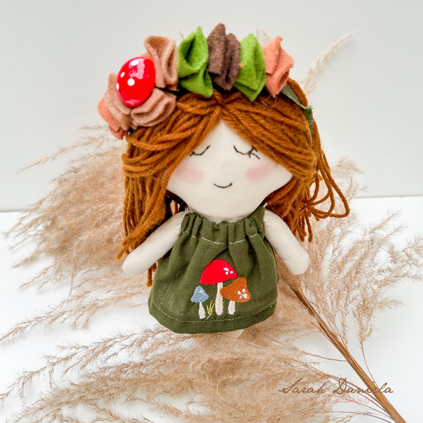 Muñeca Hecha a Mano - Verde