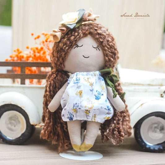 Muñeca Hecha a Mano - Pelo con Rizos