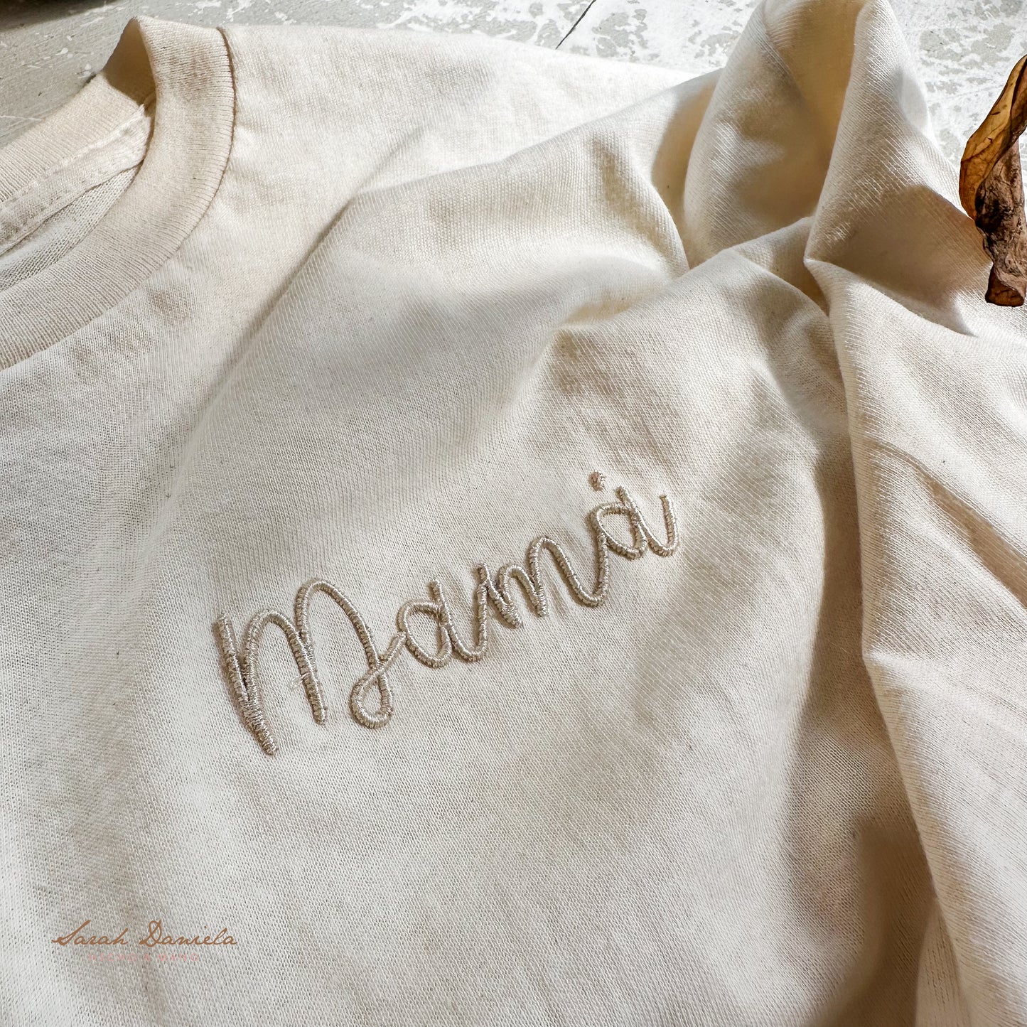 T-shirt con bordado 3D para mamá