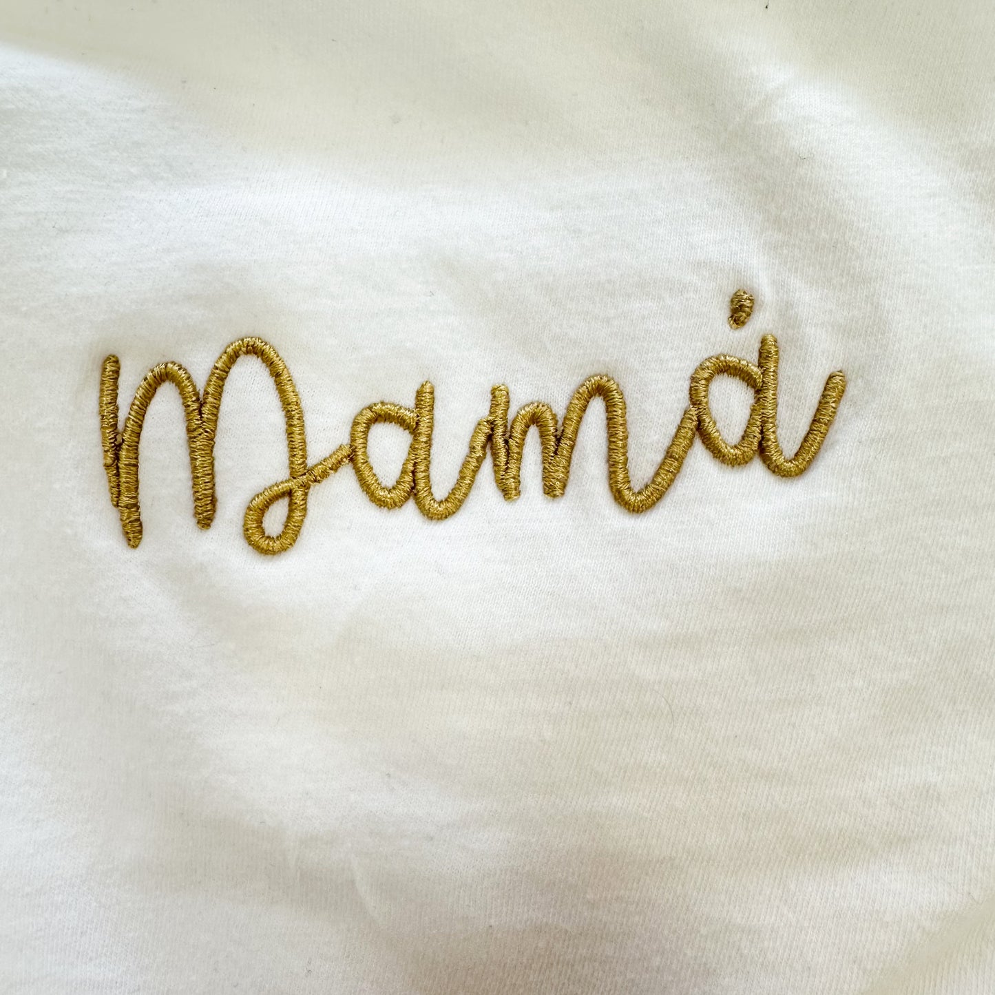 T-shirt con bordado 3D para mamá