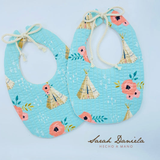 Babero Acolchado - Azul Floral (1 Unidad)