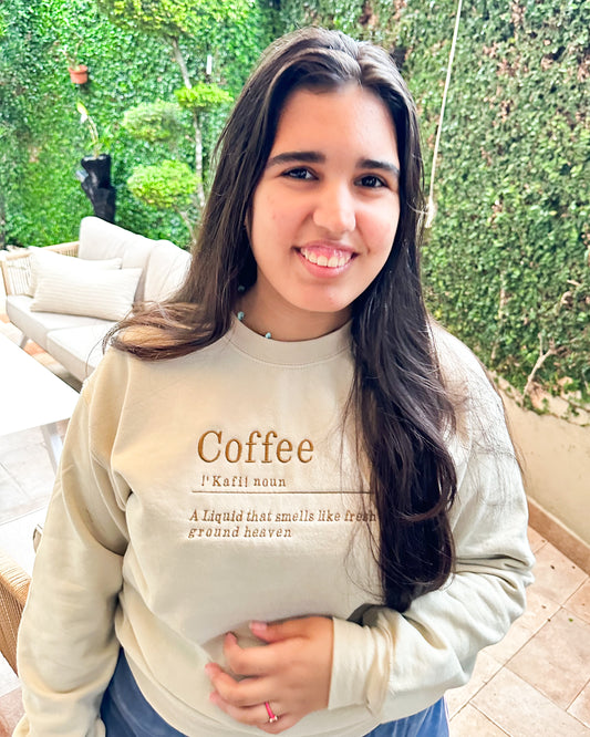 Coffee Lover Sweatshirt con Mensaje Bordado - Crema