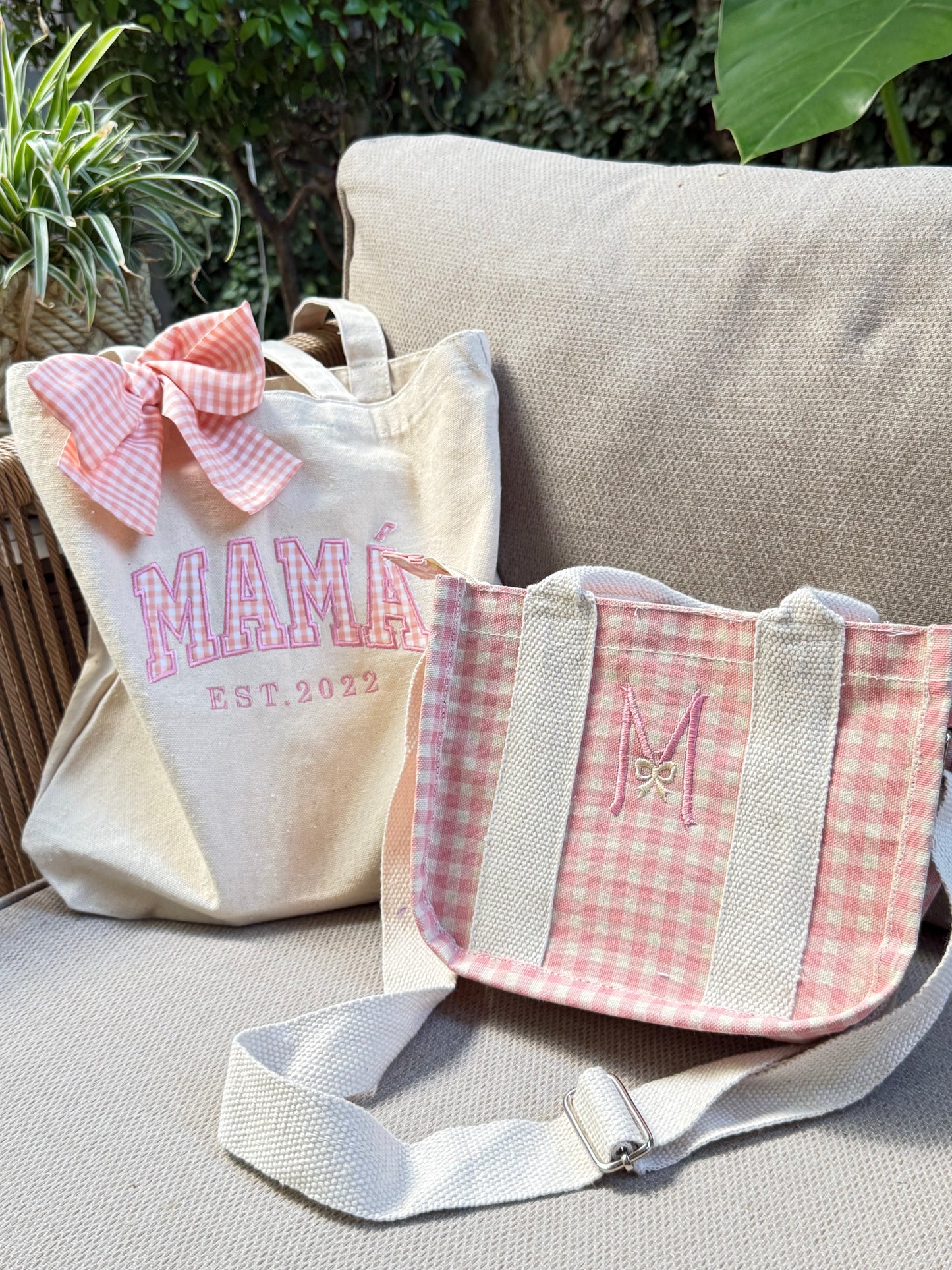 Bolso con Bordado mami e hija