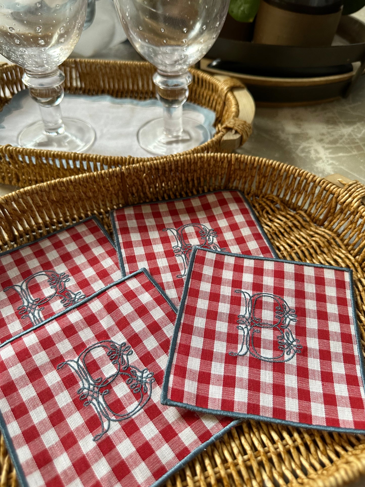 Set de 4 Servilletas de Cocktail cuadros rojos cuadradas